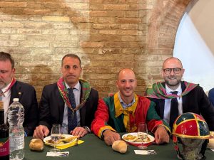 Palio di Siena, il Drago ha scelto: il soprannome di Michel Putzu &egrave; Spago