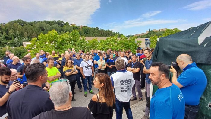 Beko Siena, Martini (Uilm): “L’azienda costretta a richiamare operai da Varese per chiudere le commesse”