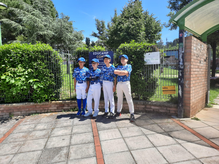 5 giovani del Siena Baseball campioni regionali Under 12 con gli Etruscan Fighters della Francisco Cervelli Academy