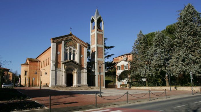 Monteriggioni: nuovo atto vandalico a Castellina Scalo, danneggiate le nuove panchine