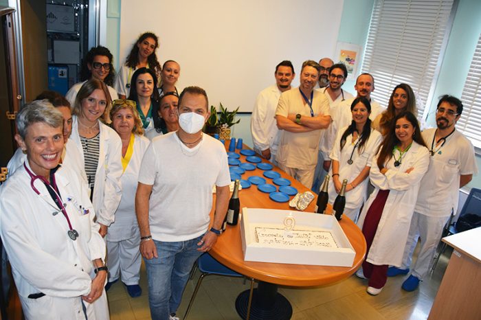 Nove anni della "nuova vita" dopo il trapianto, festa con i professionisti delle Scotte di Siena