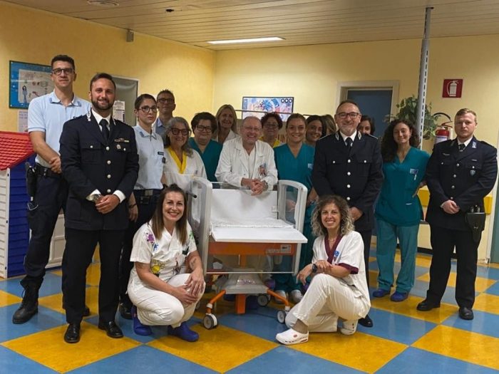 Campostaggia, acquistata una culla di co-sleeping grazie alla Polizia Penitenziaria
