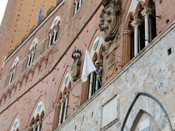 Palio di Siena, Bandiera Bianca per la Quarta Prova: posticipata alle ore 10