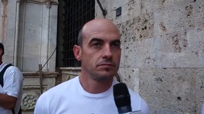 Palio di Siena 16 agosto, Gingillo: "Di rincorsa parti sempre pi&ugrave; svantaggiato, c'&egrave; poco da fare"