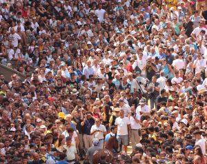 Palio di Siena 16 agosto 2025, il valzer delle monte in tempo reale