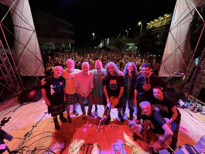 Colle Val d'Elsa, il Fabbrica Cultura Festival riempie Piazza Unità dei Popoli