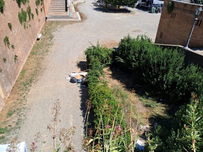 Siena: Bivacchi notturni, provvedimento di allontanamento per un senzatetto