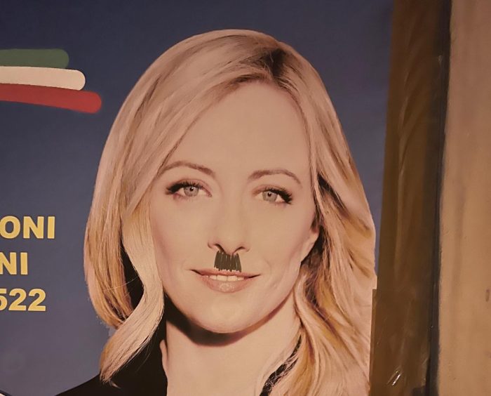 Castelnuovo Berardenga: deturpata l'immagine di Giorgia Meloni