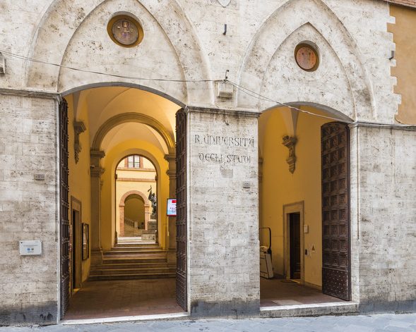 UniSi, protesta contro i tagli ai servizi: quasi 1100 firme per la lettera al Rettore