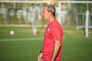 Calcio serie C, la Pianese cerca punti in Sardegna. Birindelli: “Campo difficile, voglio vedere il giusto atteggiamento”