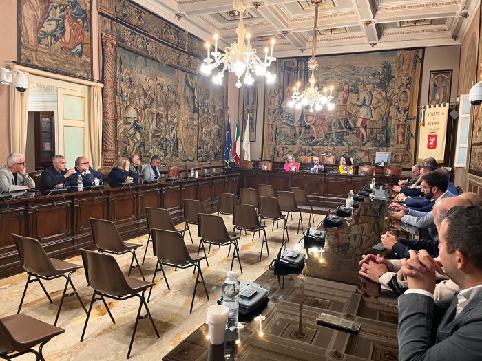 Il Consiglio Provinciale di Siena approva una mozione per il sostegno alla popolazione palestinese