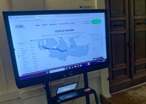 Al Liceo Piccolomini di Siena una LIM con la rotta della “Global Sumud Flotilla”