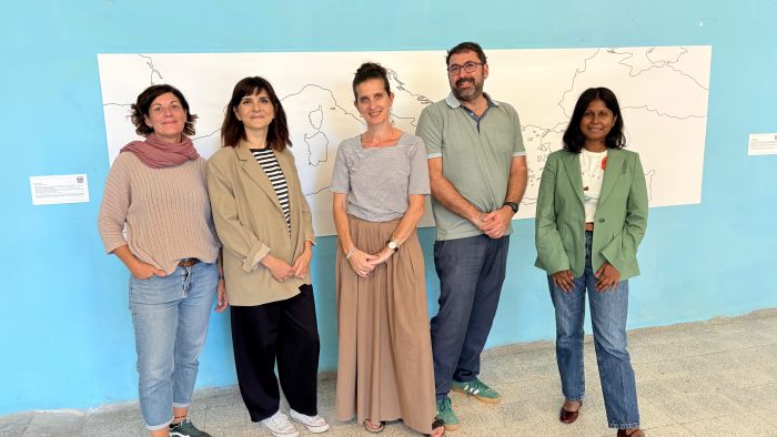 Il Festival Voci Migranti apre con la mostra "Le Valigie Digitali": le storie dei migranti racchiuse in una sim card