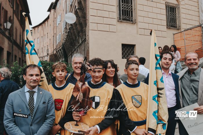 Minimasgalano all'Aquila, gli alfieri ed il tamburino: "Adesso sogniamo di entrare in Piazza"