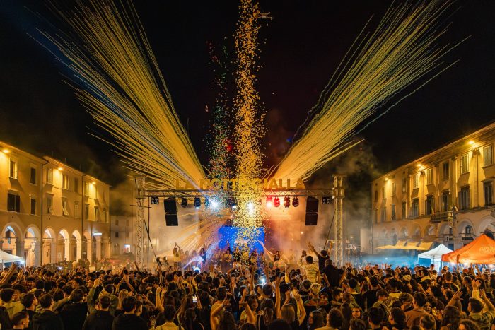 Colle di Val d'Elsa, successo per "La Notte Gialla": sport, arte e cultura animano il centro