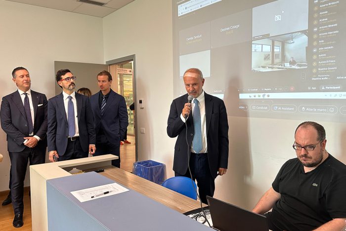 Il Ministro della Salute Schillaci saluta gli studenti Unisi che frequentano il semestre filtro di Medicina a Grosseto