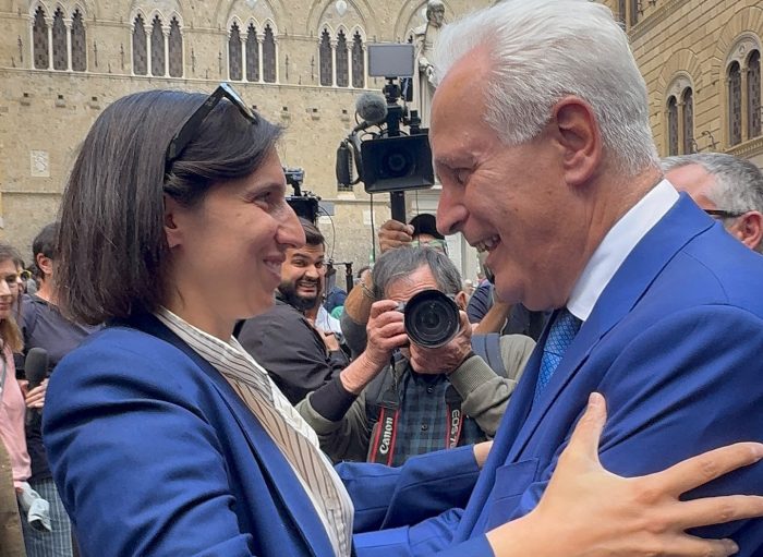 Regionali, Giani a Siena: "Il nostro no a Unicredit ha fatto sì che oggi Mps abbia acquistato Mediobanca"