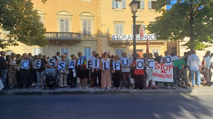 “Fermiamo la barbarie”: in 500 alla mobilitazione a Siena per Gaza e la Global Sumud Flotilla