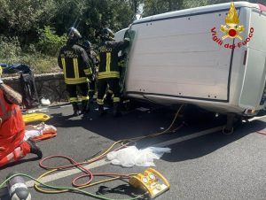Furgone coinvolto in un incidente a San Quirico d'Orcia, ferita una 48enne