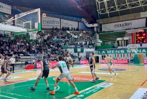 Basket, la Mensana si scatena nella ripresa: Spezia travolto 69-49 al Palaestra