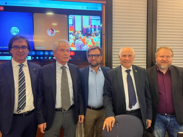 Azione Siena: “La pace si costruisce con la responsabilità e con le istituzioni”