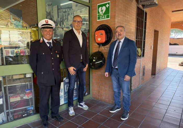 Nuovo Defibrillatore in Piazza Nenni: Montepulciano sempre più cardioprotetta