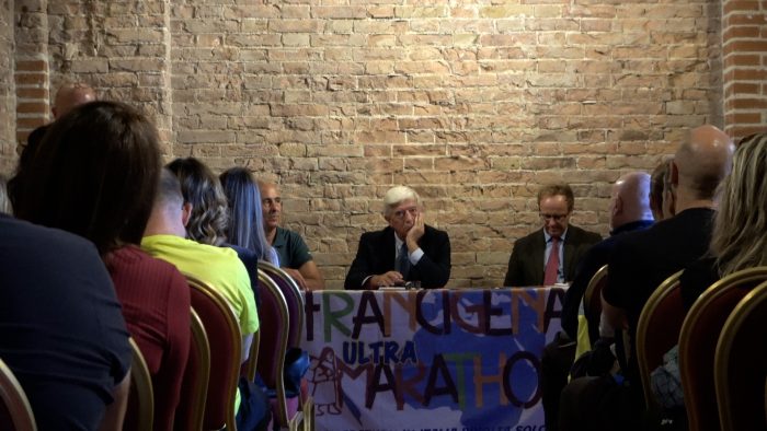 La Francigena UltraMarathon diventa un cammino di inclusione: grazie a Fondazione Mps e Fondazione Mazzola, lo sport apre la strada alla partecipazione di tutti