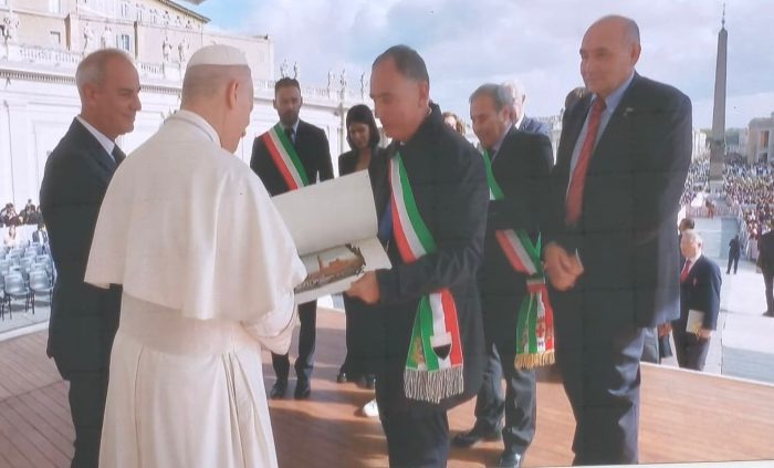 Equiraduno, anche Siena protagonista in Piazza San Pietro: benedizione papale e nuovo slancio per il turismo equestre
