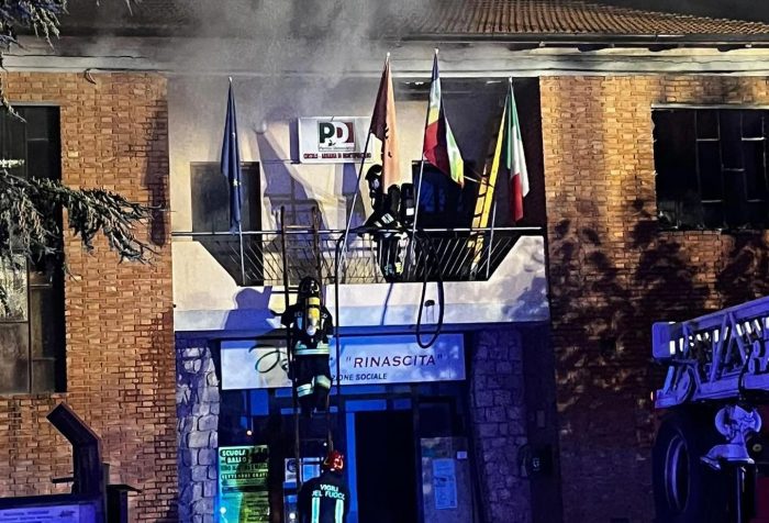 Incendio devasta nella notte la Casa del Popolo di Abbadia di Montepulciano
