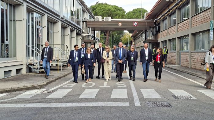 Beko, il Ministro Urso a Siena: "Una prospettiva industriale entro il prossimo anno"