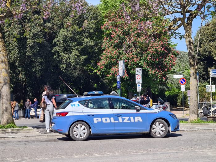 Siena: diventa maggiorenne e viene espulso un tunisino protagonista delle aggressioni avvenute in centro nei mesi scorsi