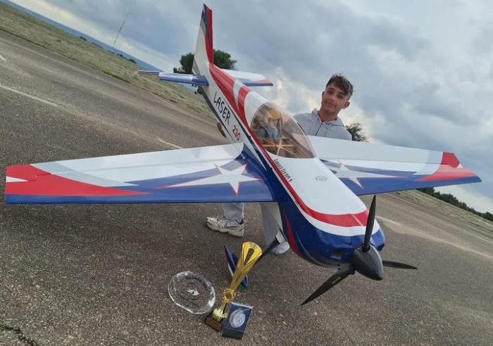 Monteriggioni, Samuele Susino si laurea campione europeo di aeromodellismo a soli 14 anni