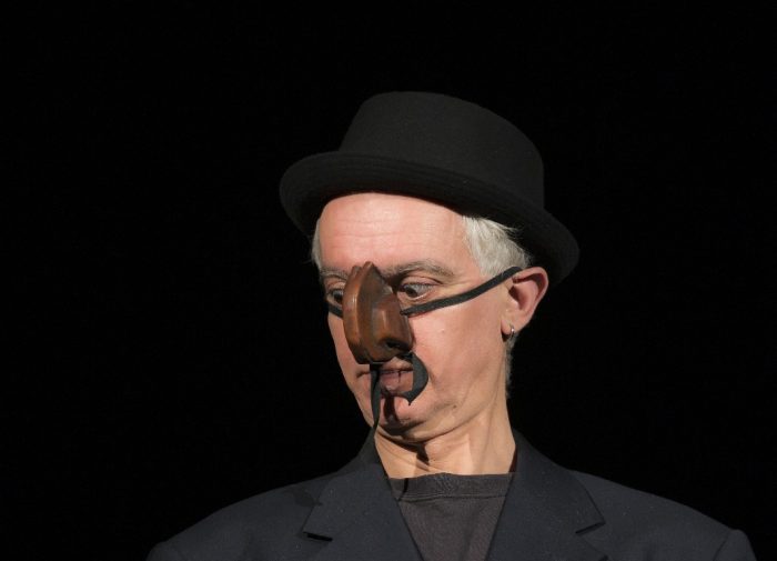 Poggibonsi: al Politeama arriva “Trash Test”, Andrea Cosentino gioca con la AI