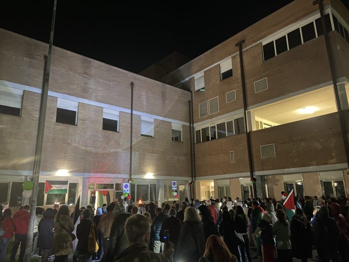 Luci sulla Palestina: l'onda di solidariet&agrave; arriva a Campostaggia con circa 300 partecipanti
