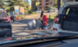 Poggibonsi, incidente vicino alla scuola da Vinci: paura per un ciclista