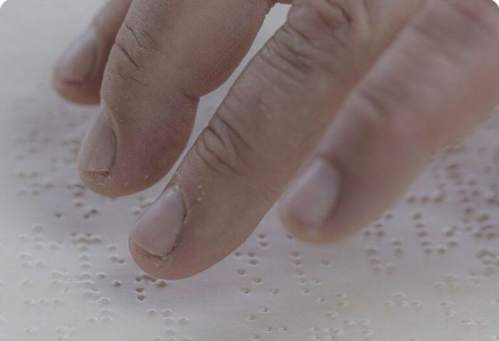 Poggibonsi: “Primi passi per creare libri tattili”, nuovo appuntamento del progetto Clic in Biblioteca