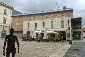 Poggibonsi: &ldquo;Riempire i vuoti&rdquo;, domenica cena di quartiere in centro