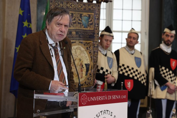 Premio Nobel Parisi a Siena: "Serve un centro di ricerca europeo sull'intelligenza artificiale"