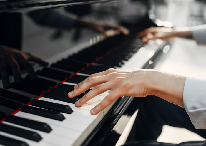 Sulle note di Ravel: il Franci va in scena con tre concerti per pianoforte dedicati al grande compositore francese