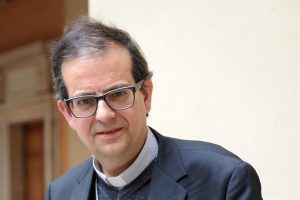Natale, il messaggio del cardinale Lojudice: "Saper guardare in faccia la sofferenza umana affrontandola a cuore aperto"