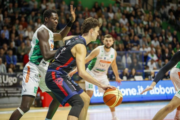 Basket: Il derby è della Mens Sana, Virtus battuta 90-78 al PalaEstra