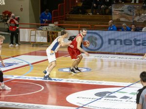 Basket: una grande Umana per tre quarti, ma nel finale vince Jesi