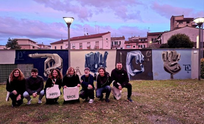 Poggibonsi, &ldquo;Pace&rdquo;: la nuova opera murale di Zero-T