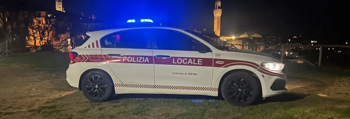 Siena: ruba un'auto e fugge alla Polizia Locale, inseguito e arrestato