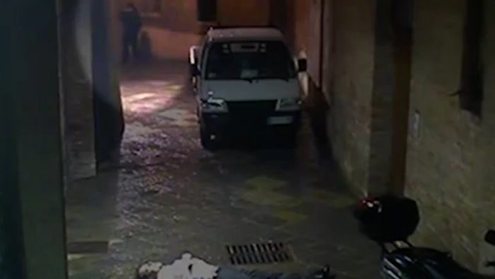 Morte David Rossi, richiesta accertamenti sull’uomo “misterioso” che si affacciò sul vicolo