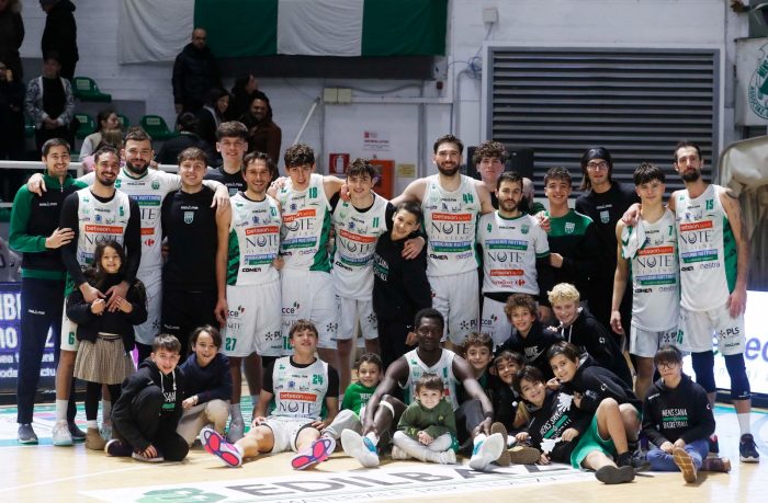 Basket, Note di Siena, che dominio: Casale travolta 90-56 al PalaEstra