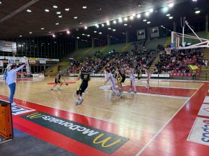 Basket: al PalaTagliate vince Lucca 94-68. Primo stop stagionale per la Vismederi Costone Siena