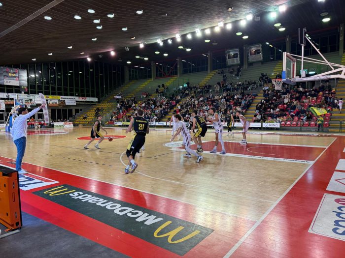 Basket: al PalaTagliate vince Lucca 94-68. Primo stop stagionale per la Vismederi Costone Siena