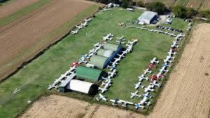 Paura a Sinalunga, ultraleggero atterra fuori pista. Ferito il pilota