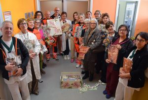 L’Assistenza Pubblica di Chiusdino regala borse per i drenaggi alle pazienti dell’UOC Chirurgia oncologica della mammella